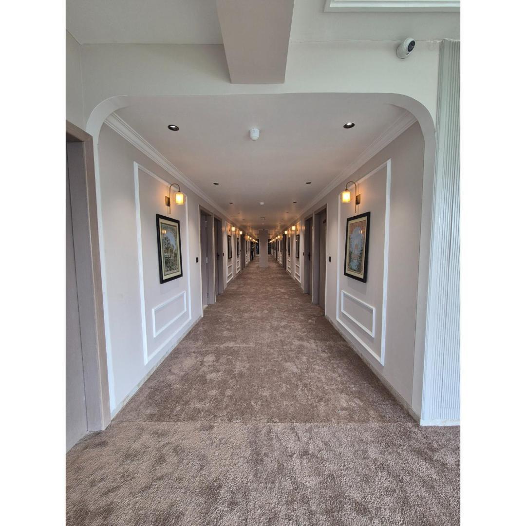 Hotel Royal Town Amhedabad Dış mekan fotoğraf