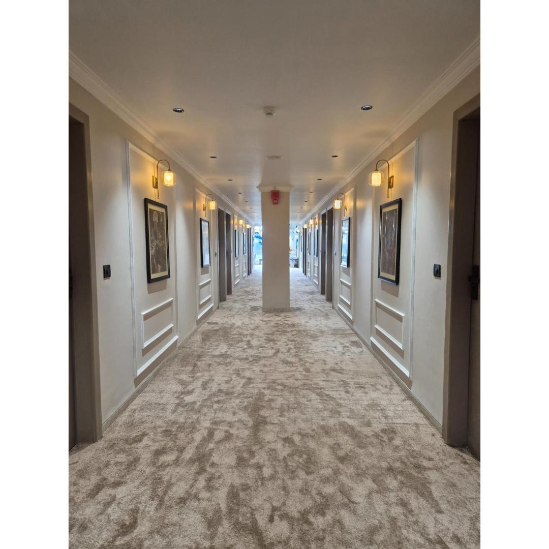 Hotel Royal Town Amhedabad Dış mekan fotoğraf