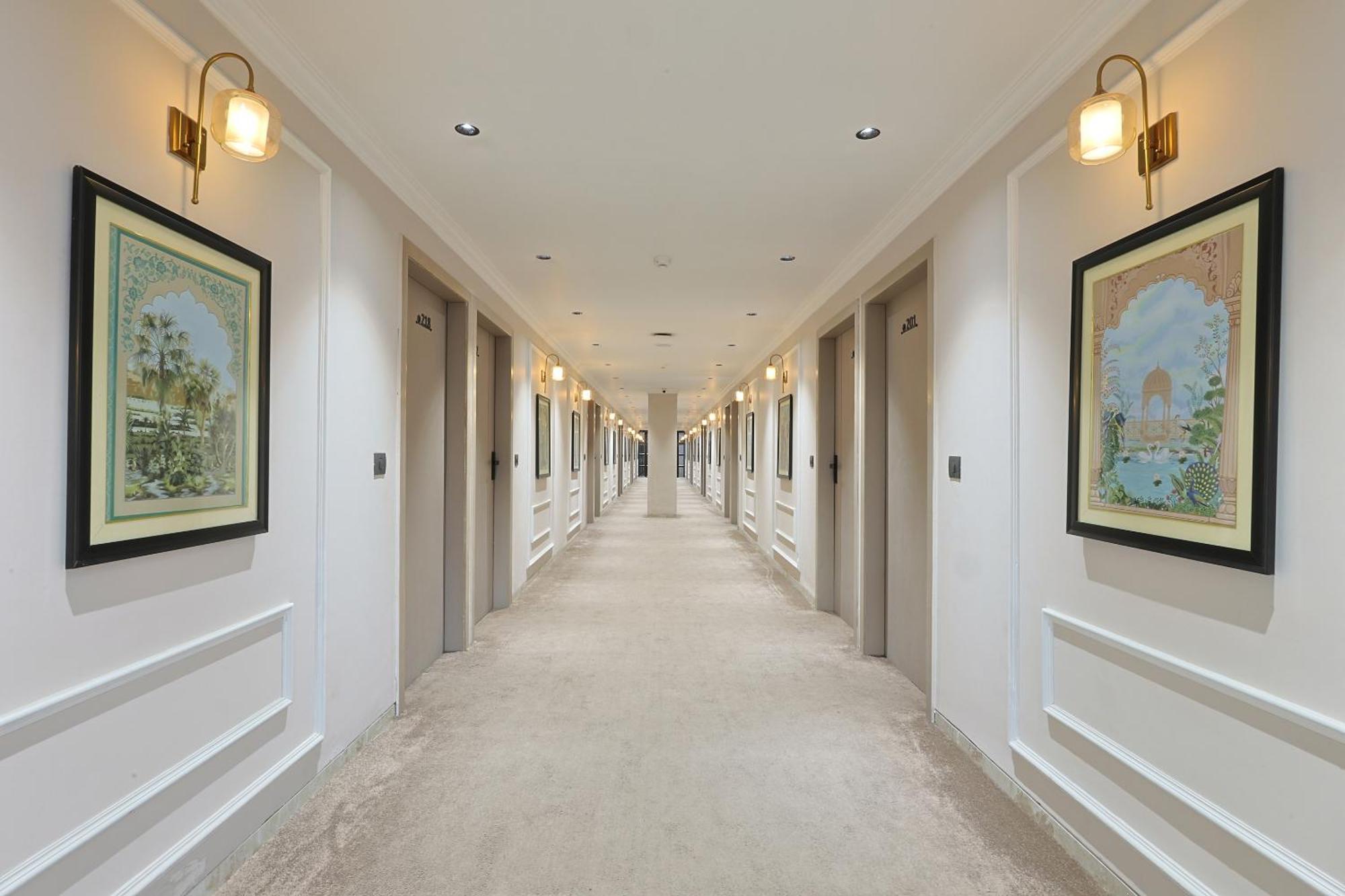 Hotel Royal Town Amhedabad Dış mekan fotoğraf