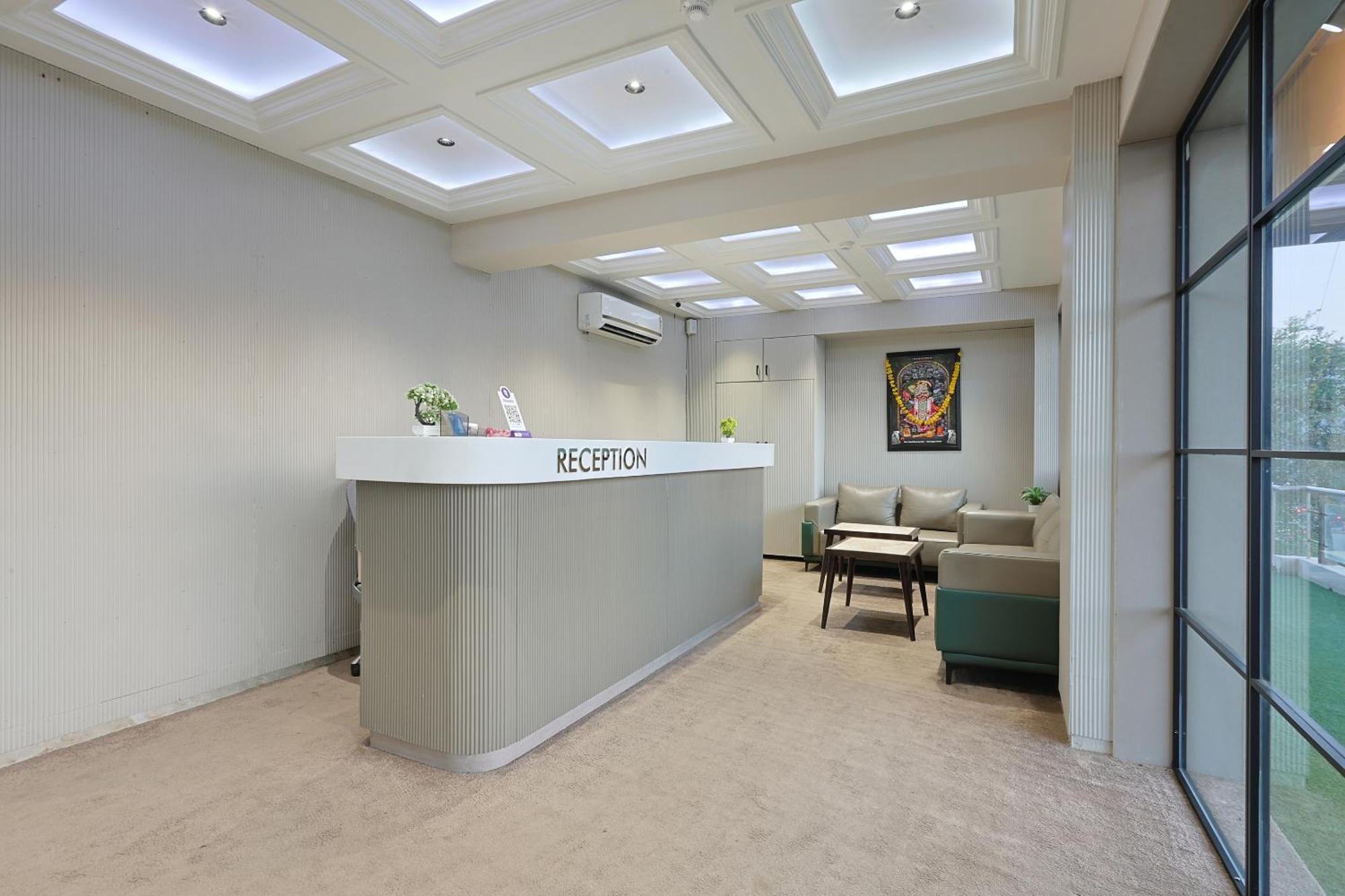 Hotel Royal Town Amhedabad Dış mekan fotoğraf